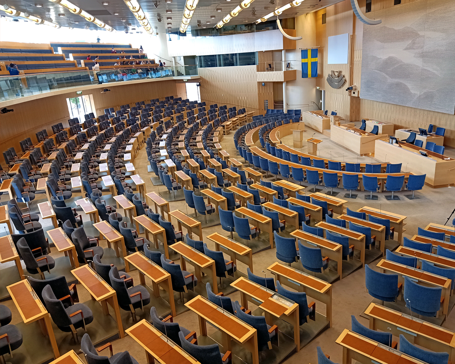 Fler föredrar lag om kortare arbetstid framför avtal Fler föredrar lag om kortare arbetstid framför avtal